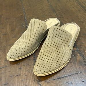Very Volatile Los Angeles Tan/Green Slides Size 7